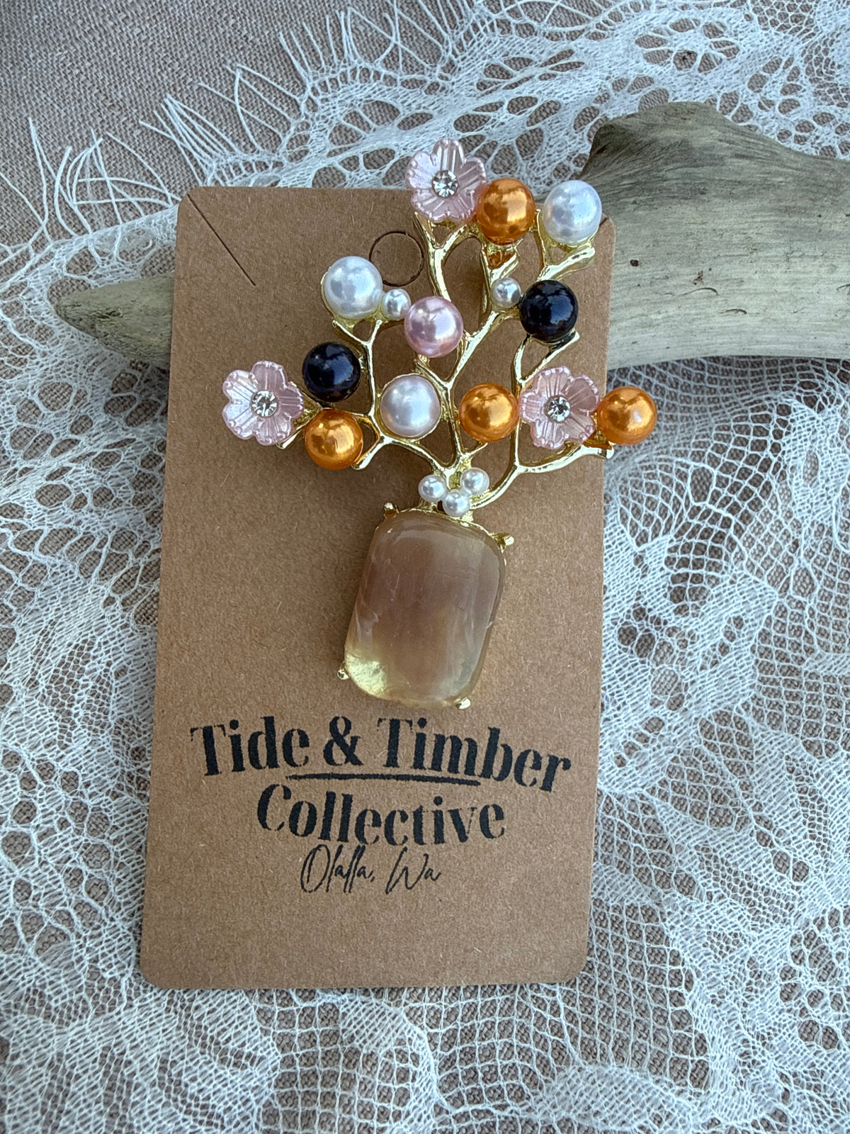 Brooch with Pearl