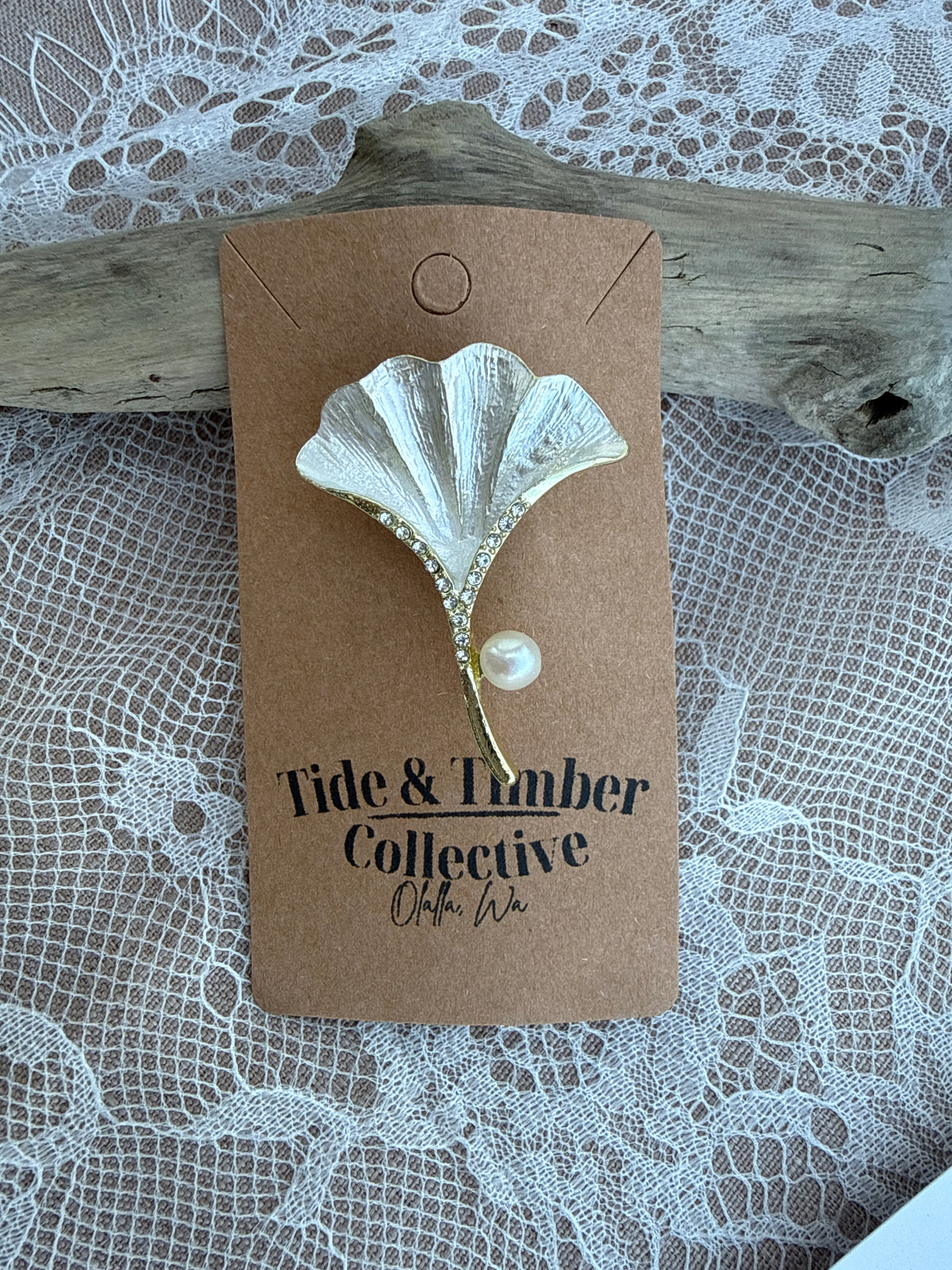 Brooch with Pearl